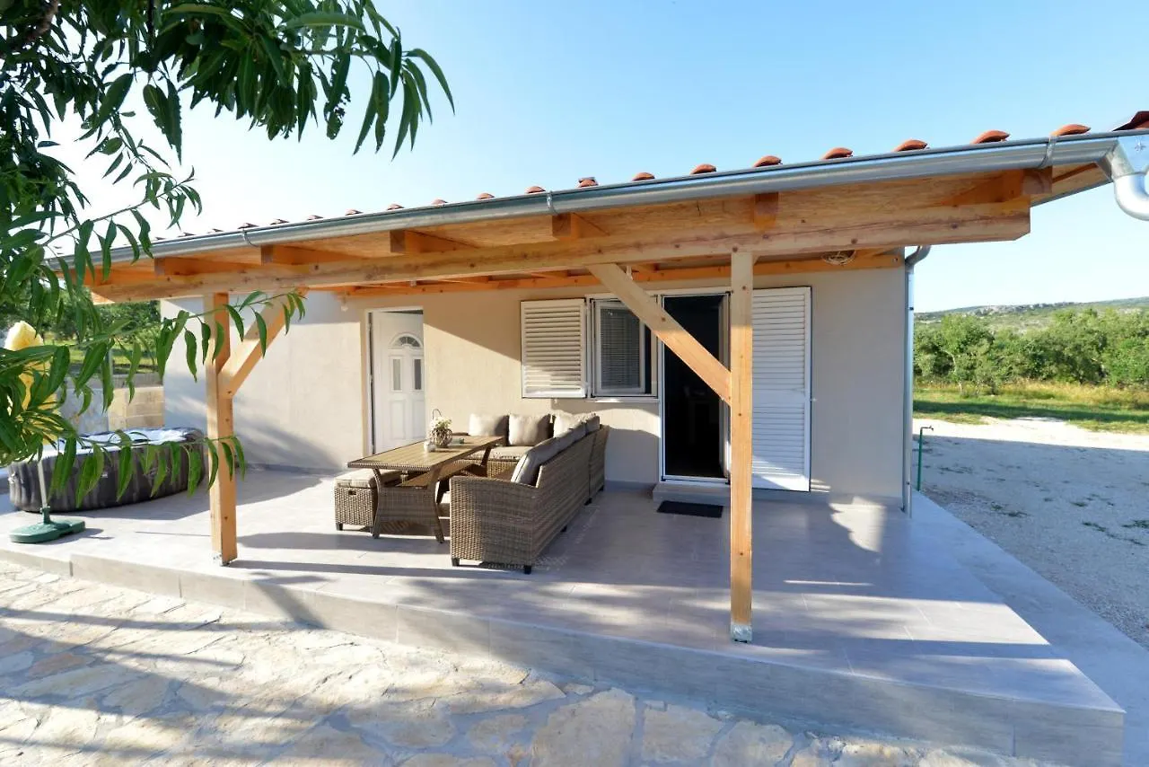 Kuca Za Odmor U Masliniku Villa Lisane Ostrovicke Holiday home